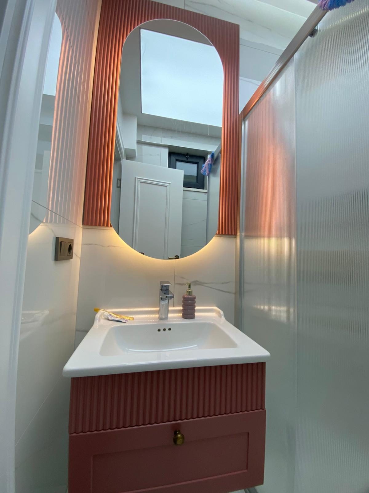 Vitrifiyeli Banyo Dolabı